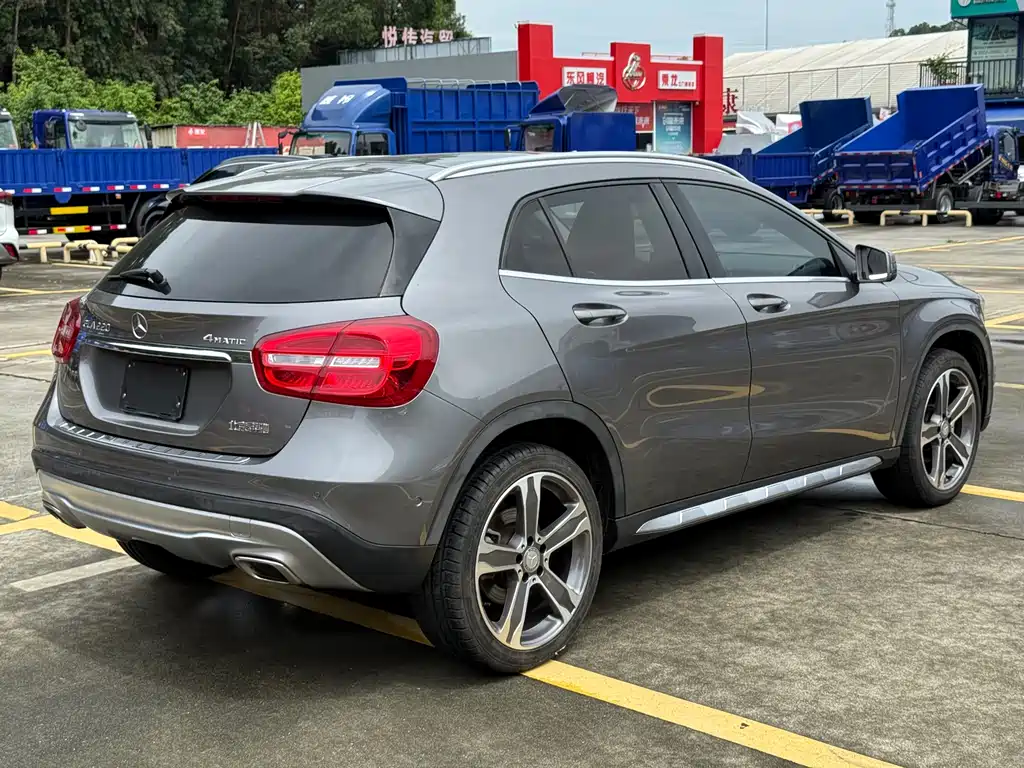 Mercedes-Benz GLA 2015