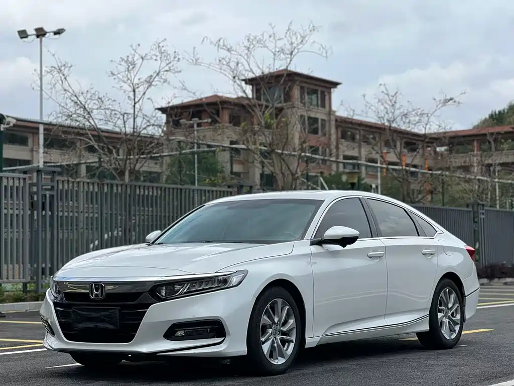 Honda Accord 2020 — фото 1