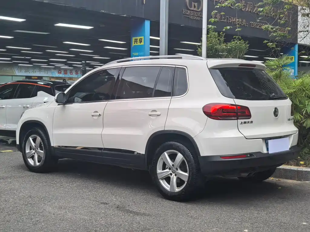 Volkswagen Tiguan 2013 — фото 12