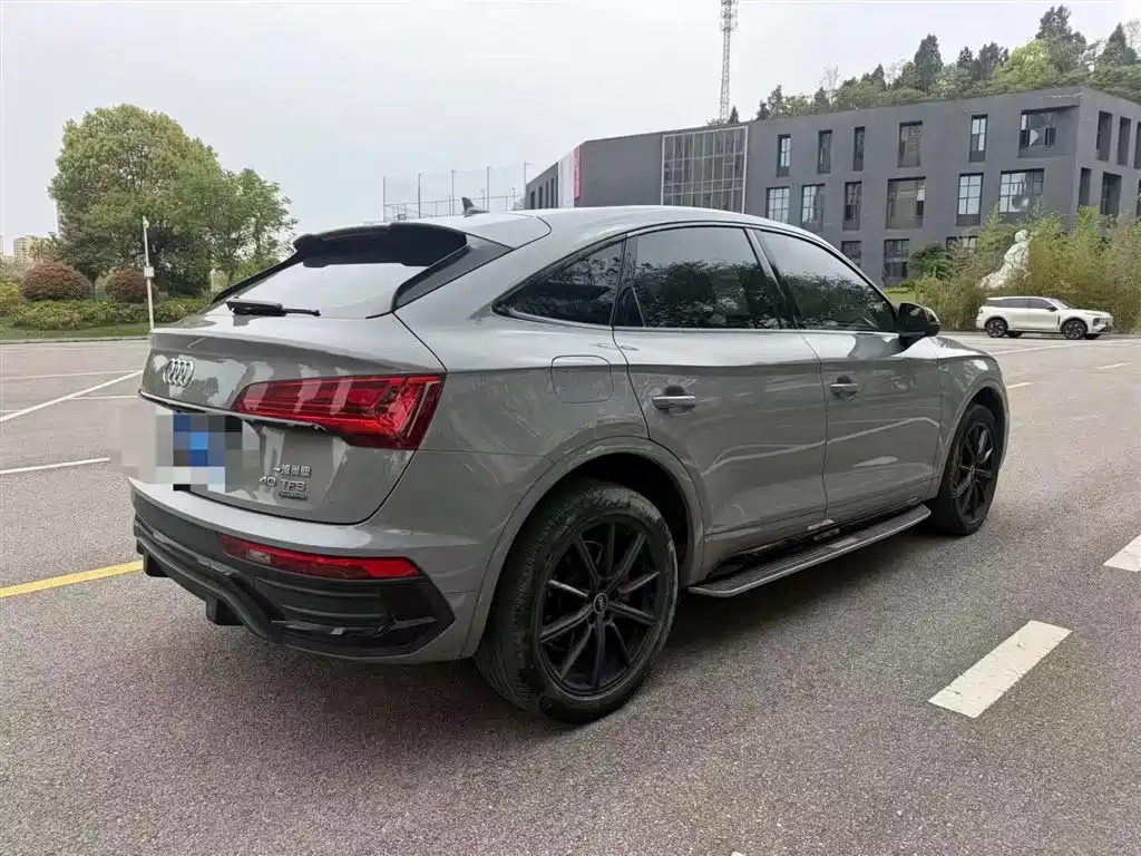 Audi Q5L Sportback 2022 — фото 4