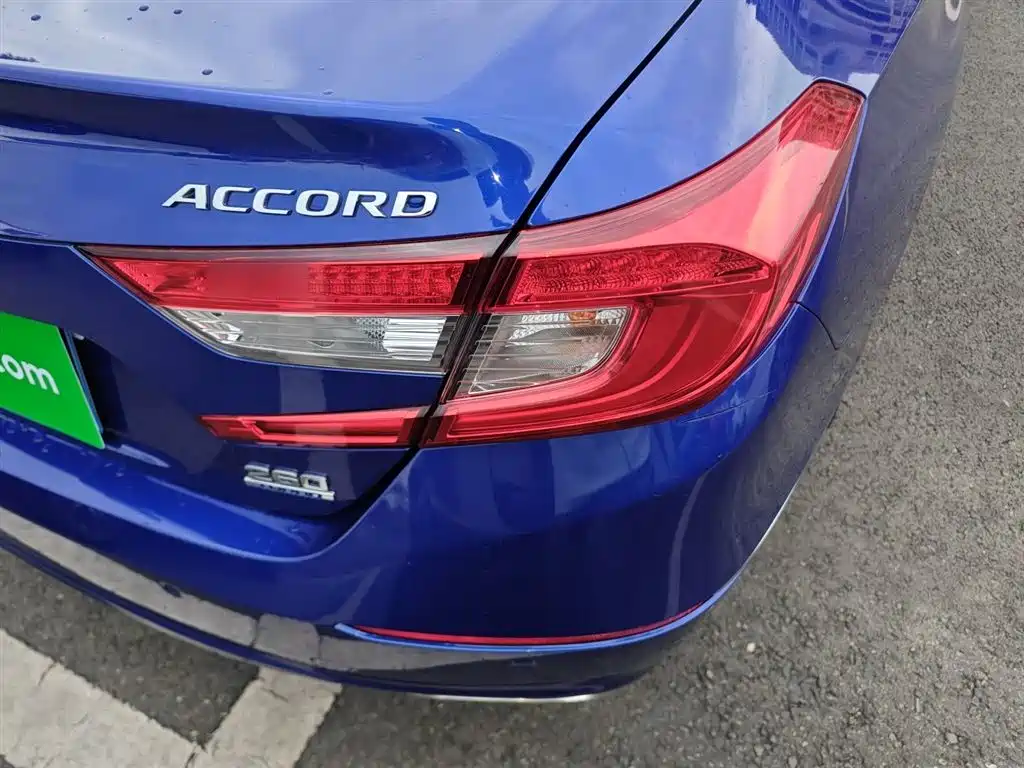 Honda Accord 2018 — фото 25