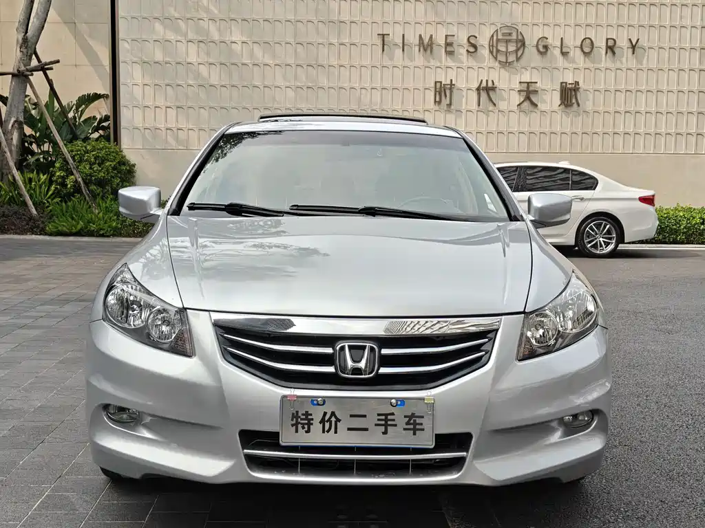 Honda Accord 2011 — фото 2
