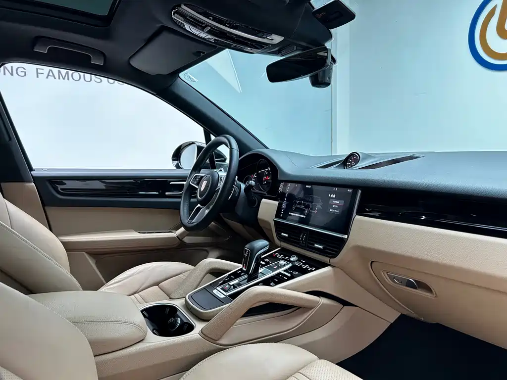 Porsche Cayenne 2018 — фото 19