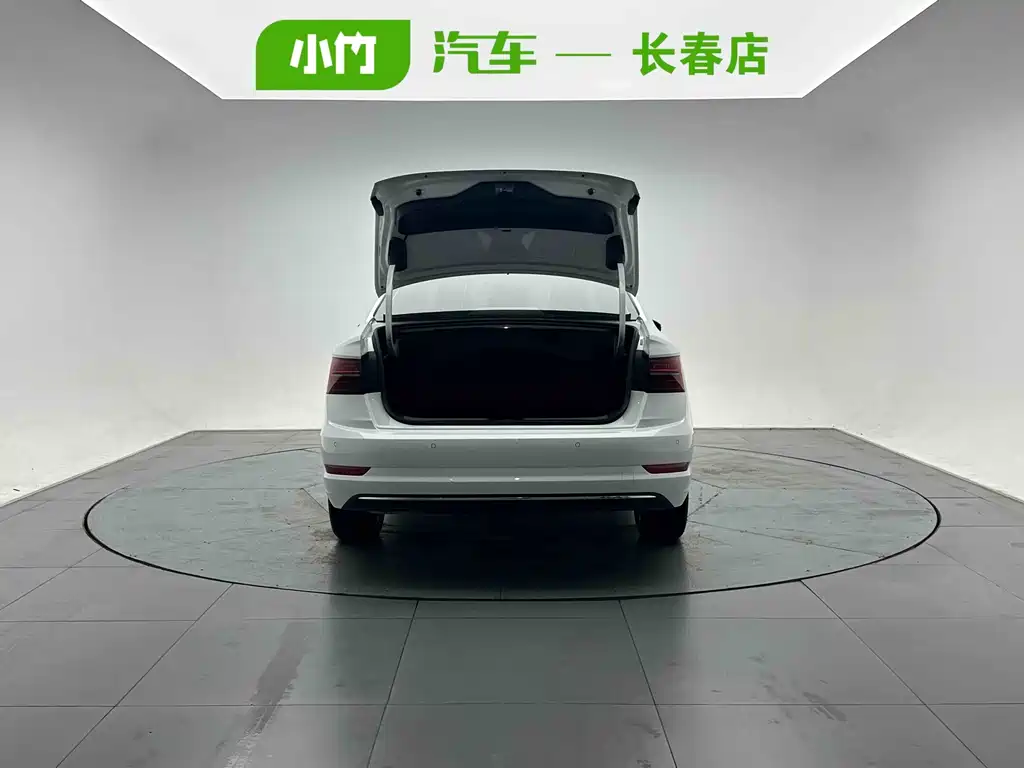 Volkswagen Sagitar 2022