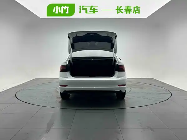 Volkswagen Sagitar 2022