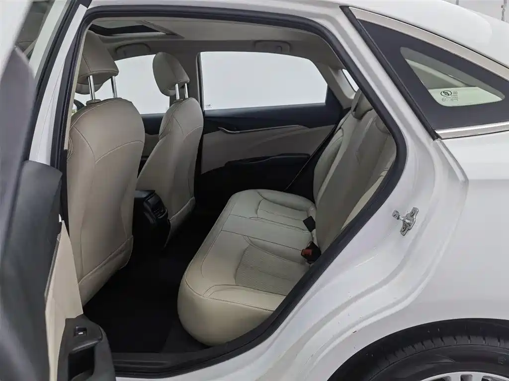 Buick Excelle 2016 — фото 15