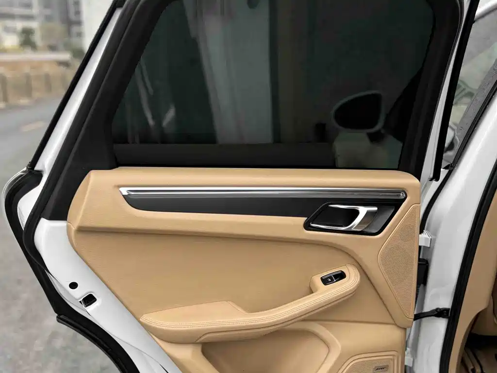 Porsche Macan 2016 — фото 18