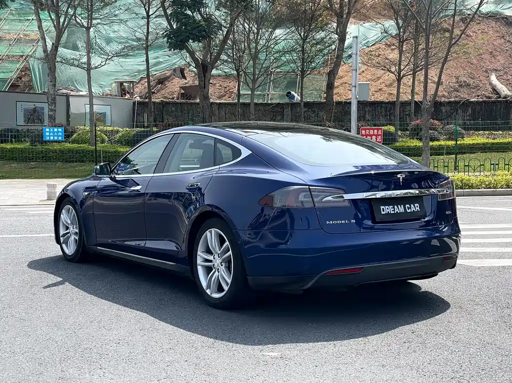 Tesla Model S 2016 — фото 7