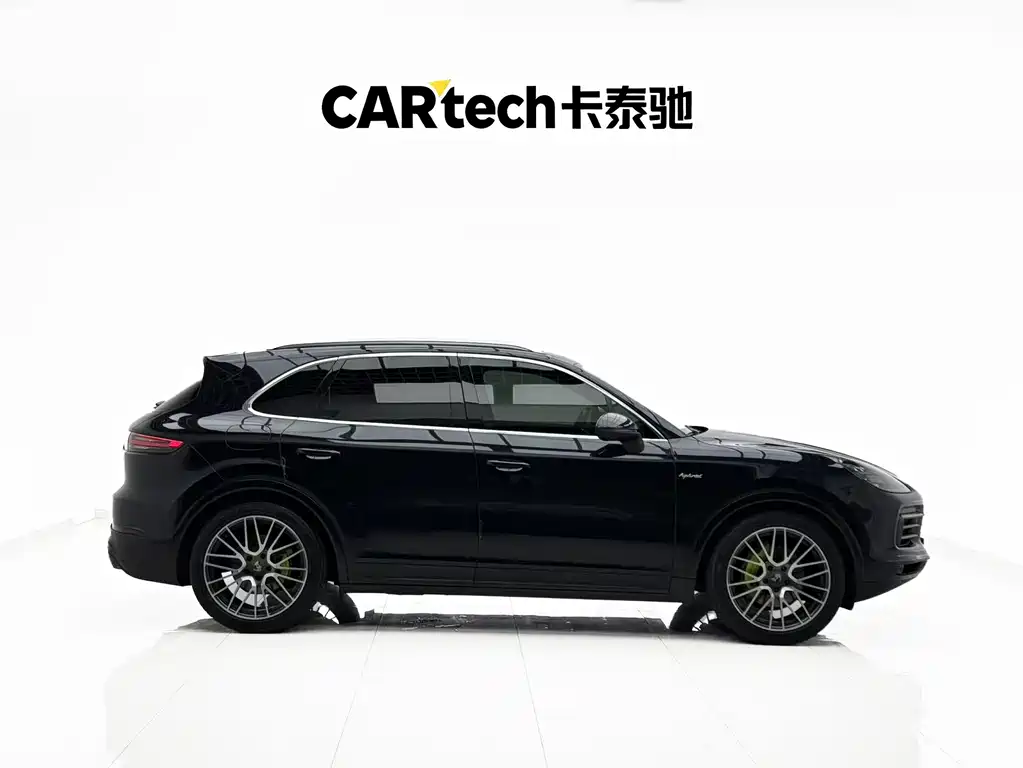 Porsche Cayenne Hybrid 2021 — фото 4