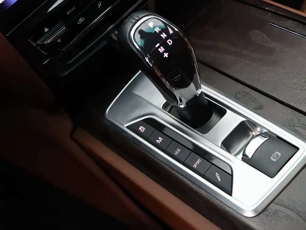 Maserati Quattroporte 2014 — фото 14