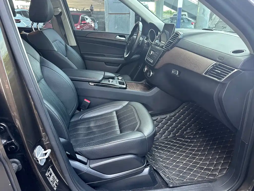 Mercedes-Benz GLE 2018 — фото 11