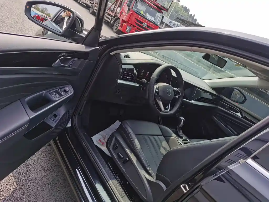 Volkswagen Passat 2023