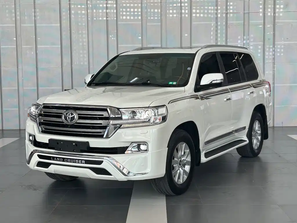 Toyota Land Cruiser 2018 — фото 1