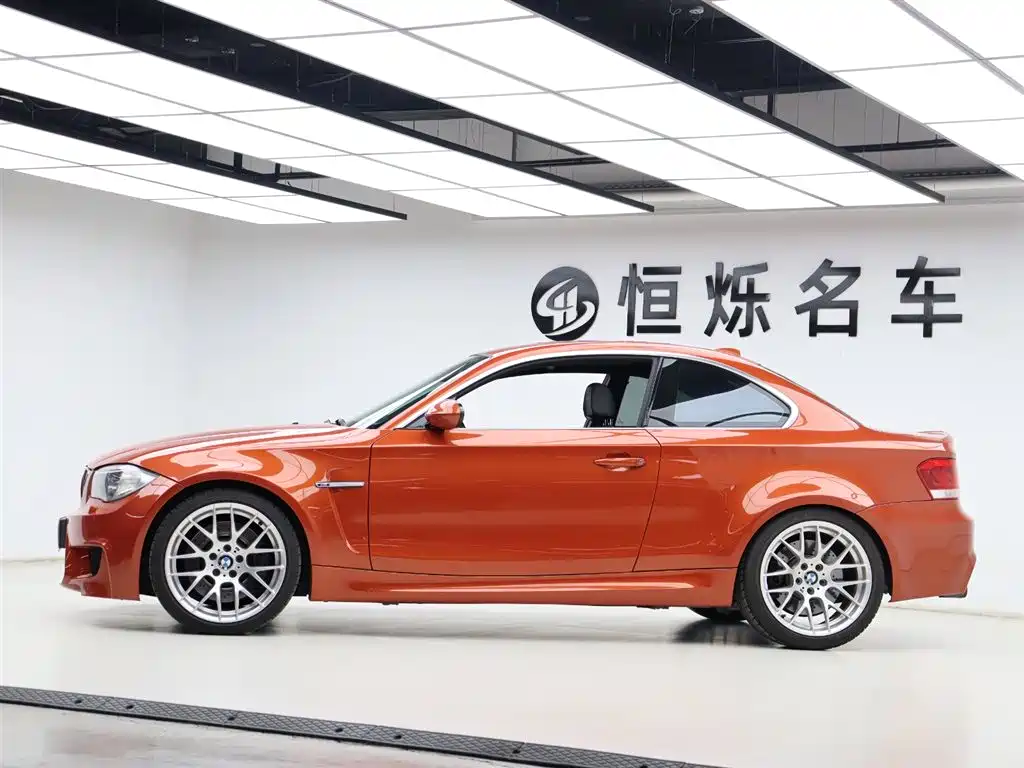 BMW 1 Series M 2012 — фото 29