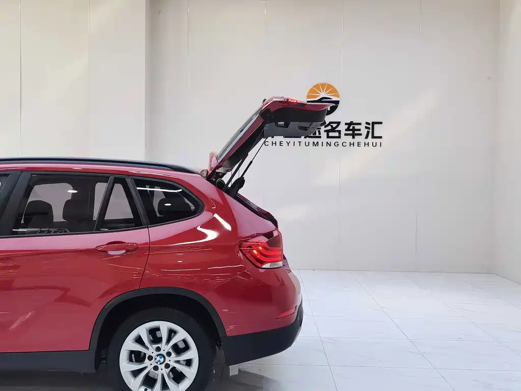 BMW X1 2014 — фото 11