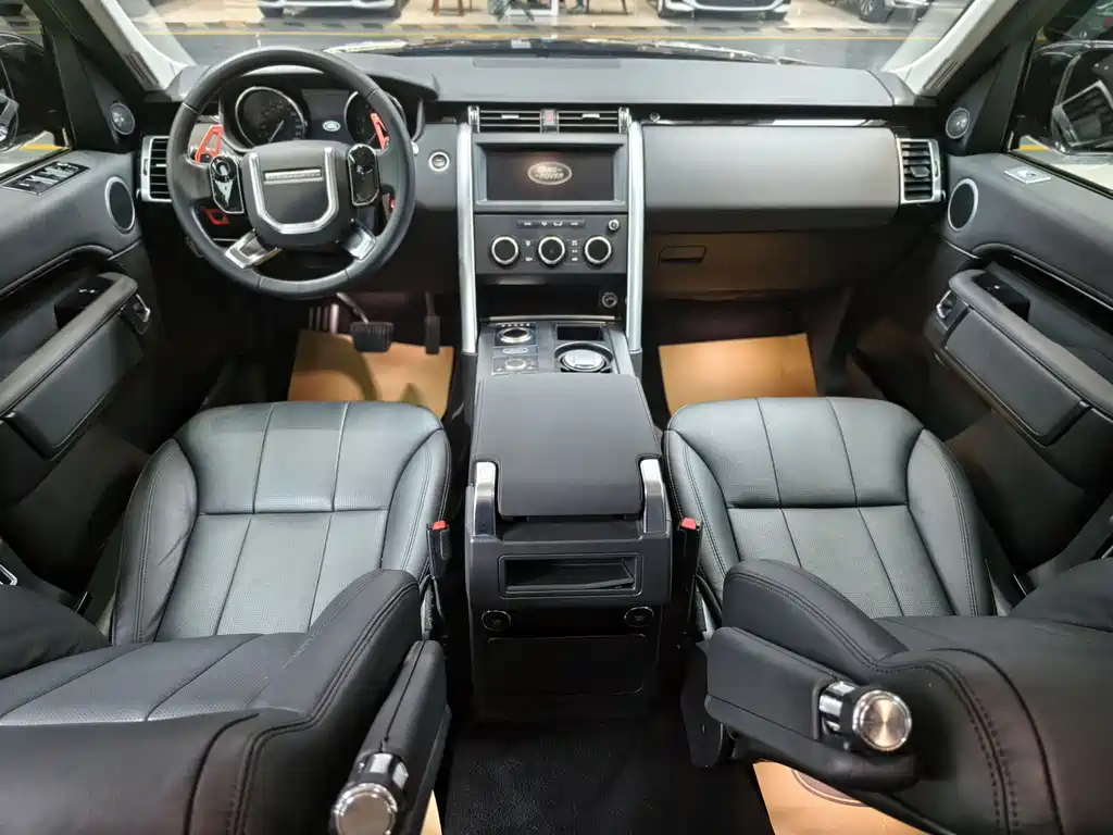 Land Rover Discovery 2019 — фото 9