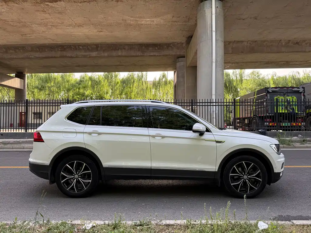 Volkswagen Tiguan L 2020 — фото 4