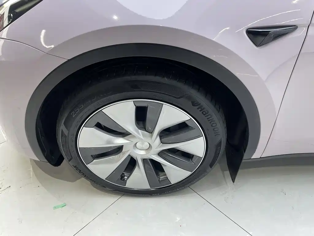 Tesla Model Y 2022 — фото 13