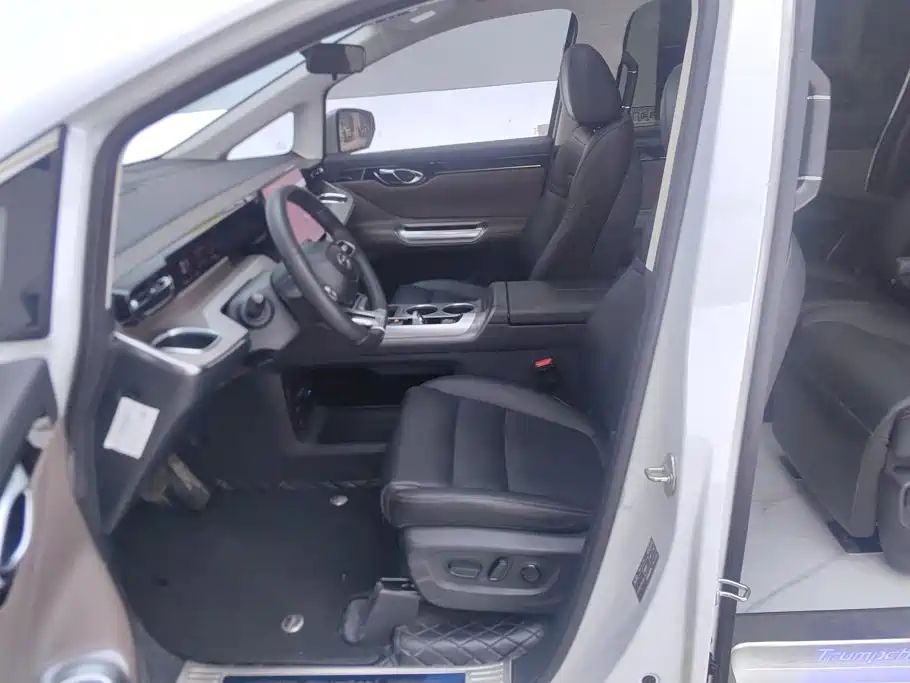 GAC Trumpchi E8 PHEV 2024 — фото 9