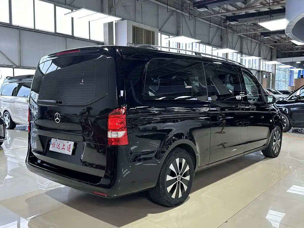 Mercedes-Benz Vito 2023 — фото 15
