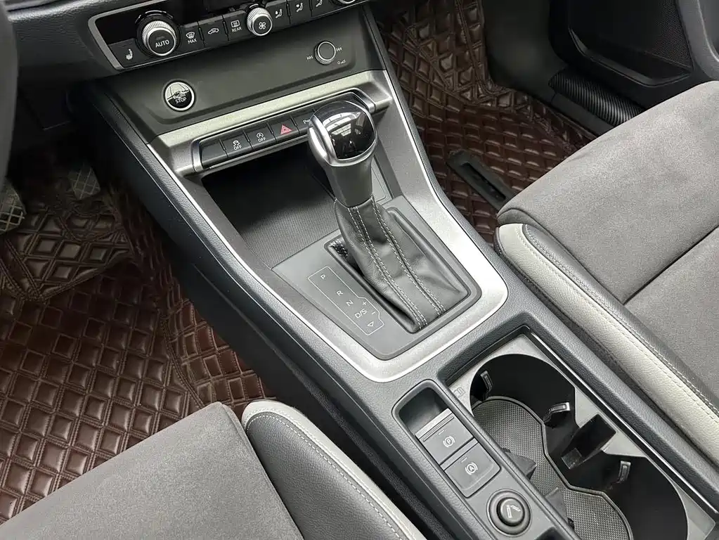 Audi Q3 2023 — фото 19