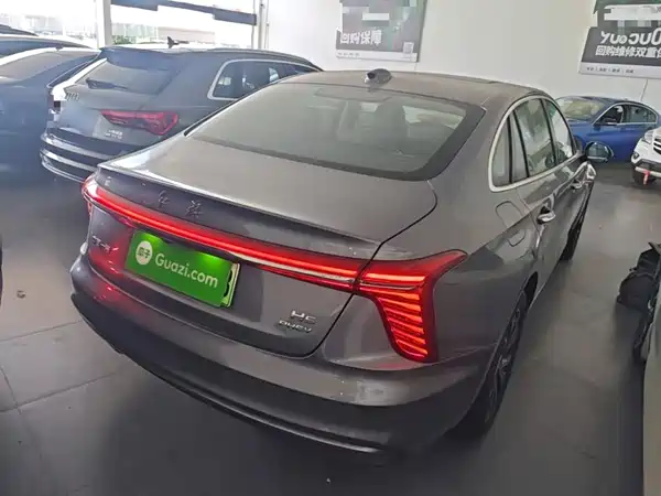 Hongqi H5 PHEV 2025