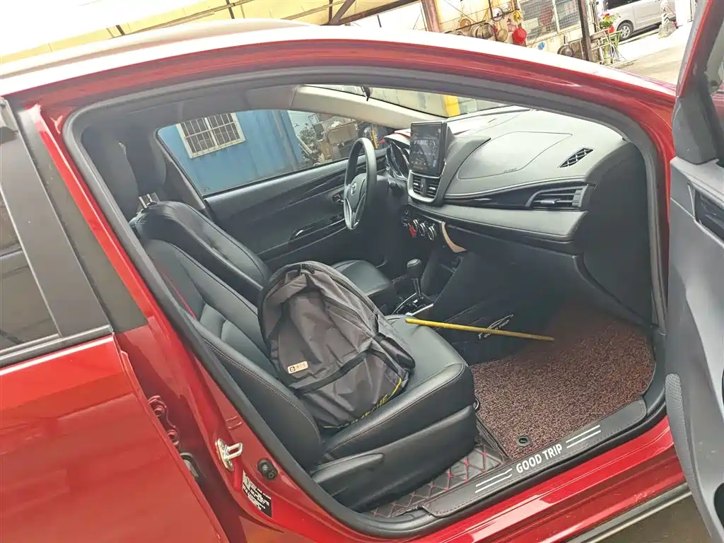 Toyota Yaris L 2020 — фото 16