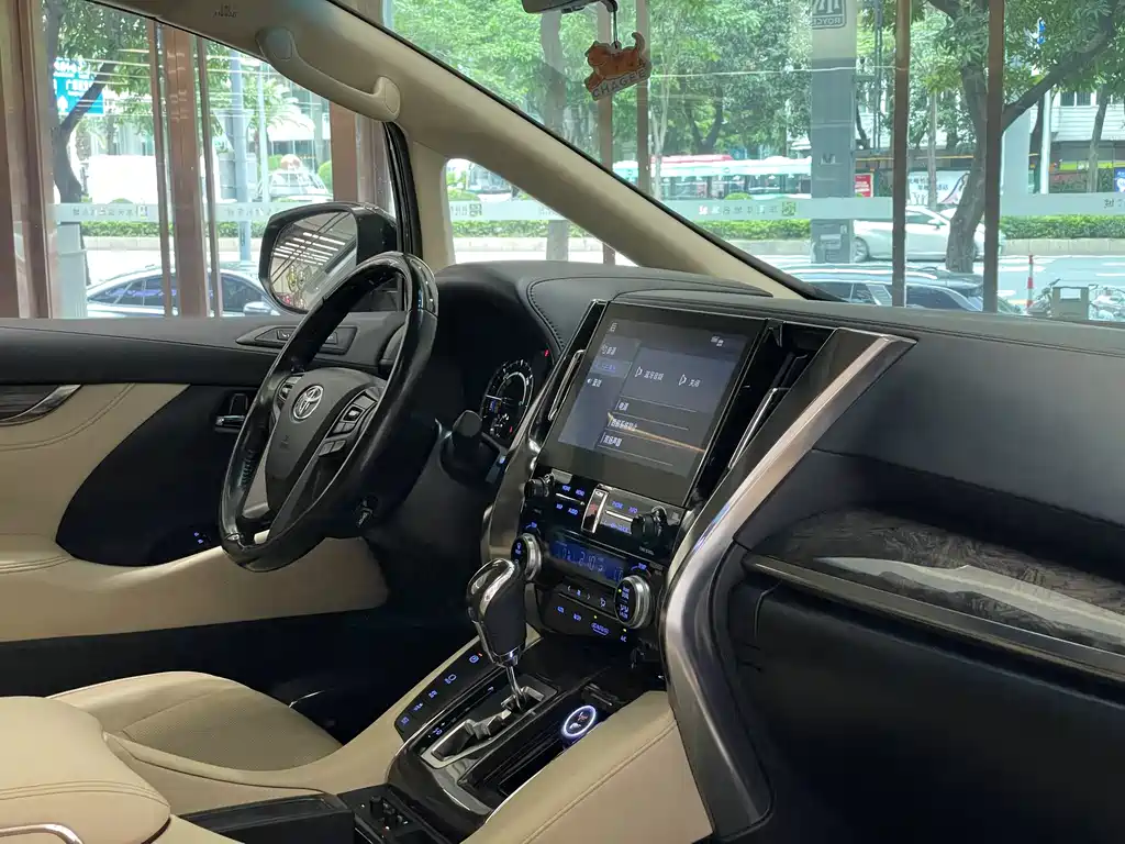 Toyota Alphard 2020 — фото 7