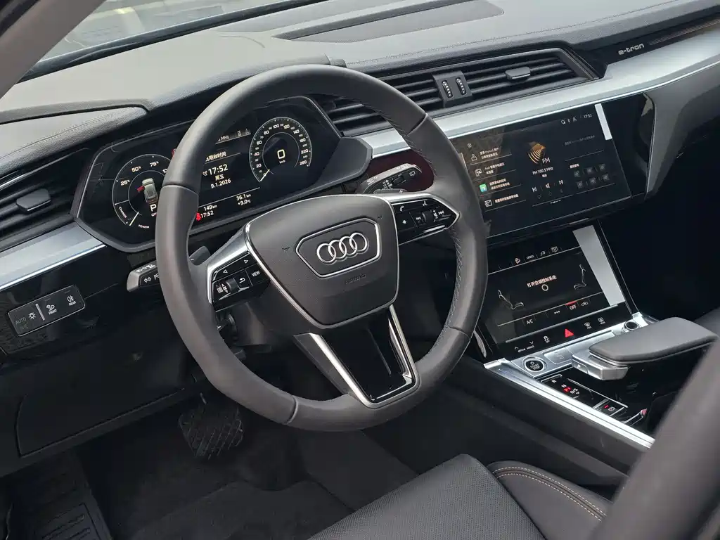 Audi e-tron 2026 — фото 23