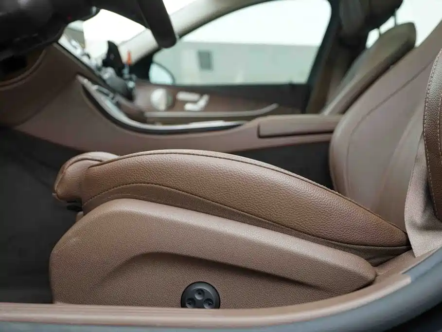 Mercedes-Benz E-Class 2022 — фото 11