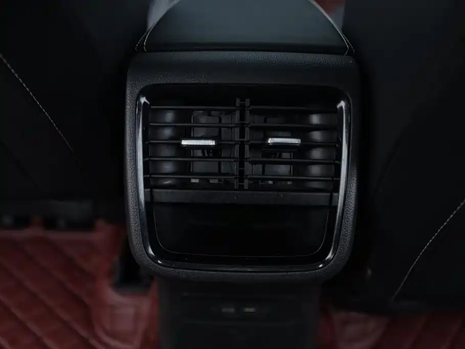 Skoda Octavia 2023 — фото 12