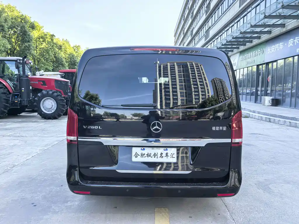 Mercedes-Benz V-Class 2018 — фото 9