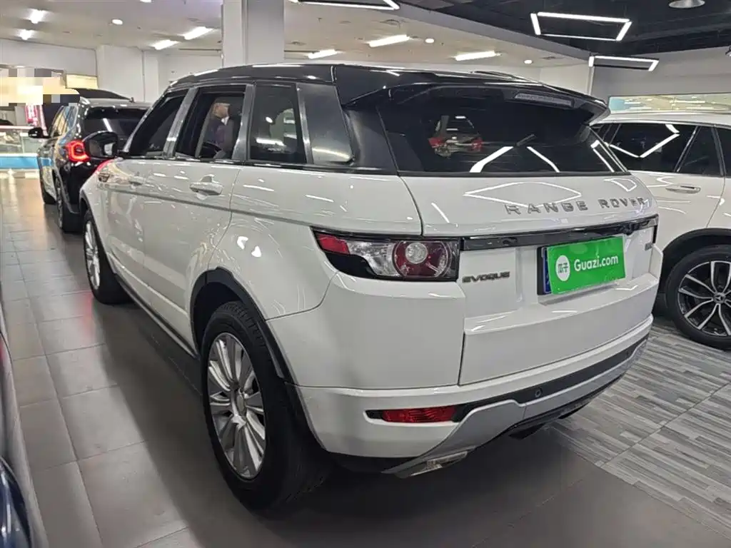 Land Rover Evoque 2019 — фото 5