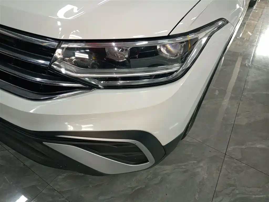 Volkswagen Tiguan L 2022 — фото 24