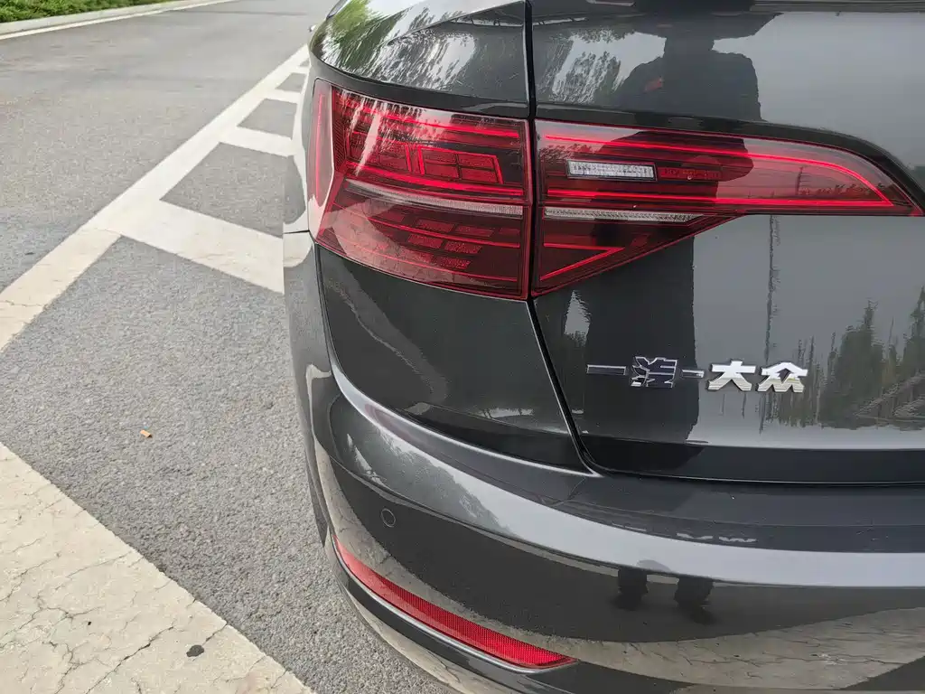 Volkswagen Sagitar 2020