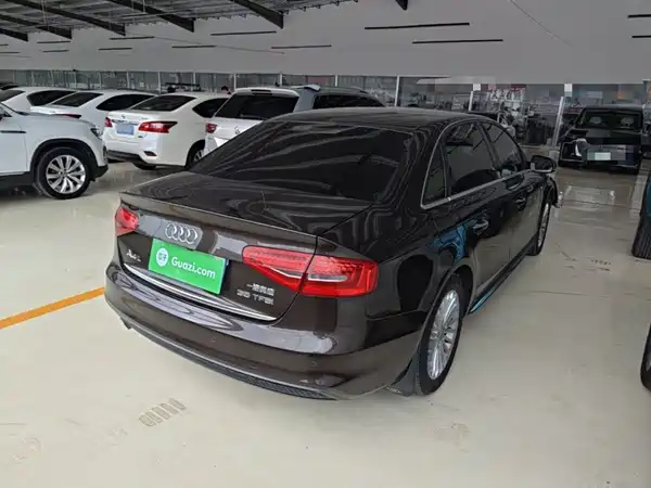 Audi A4L 2016