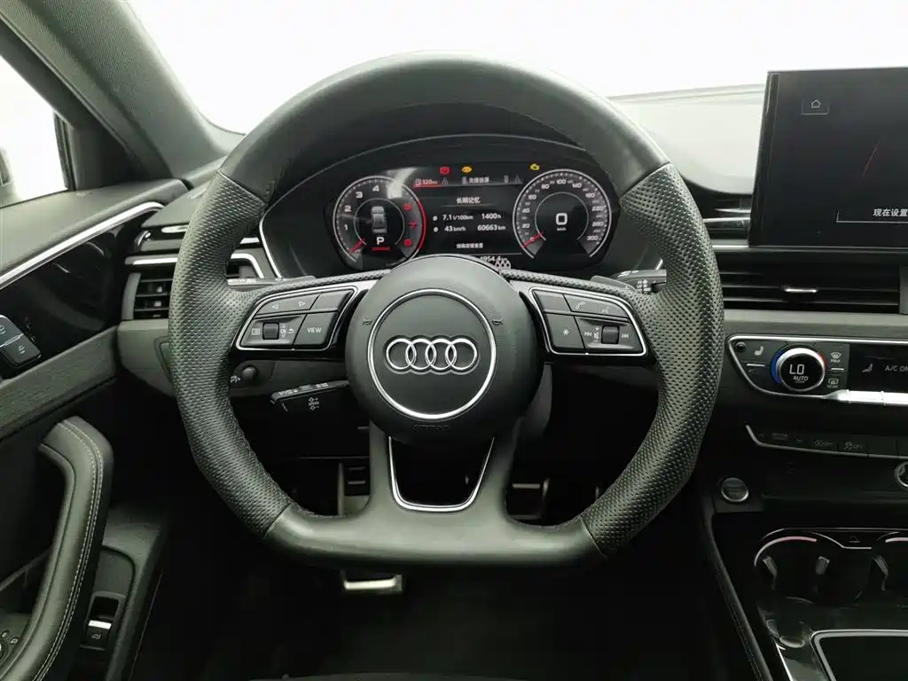 Audi A4L 2023 — фото 11