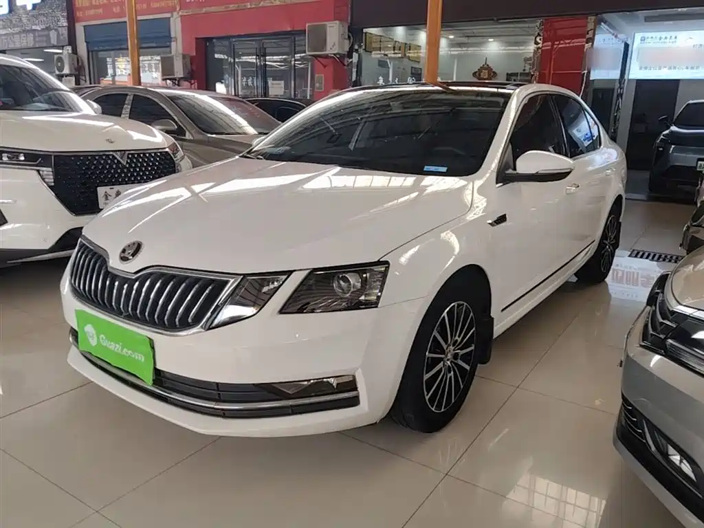 Skoda Octavia 2020 — фото 1