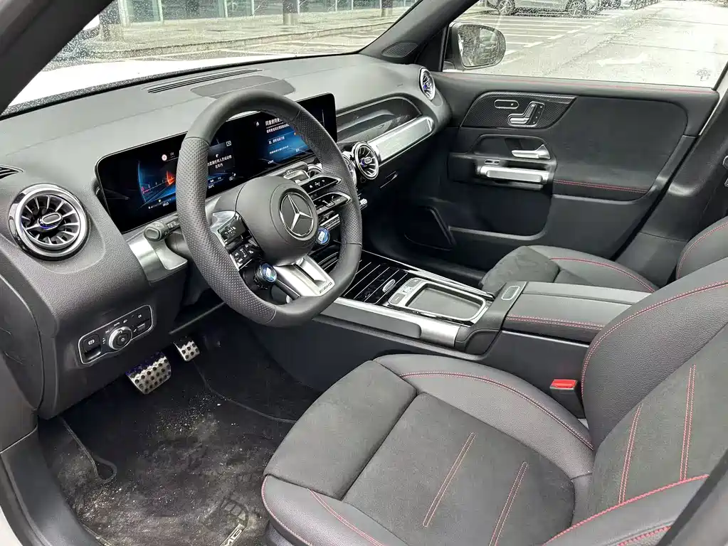 Mercedes-Benz GLB AMG 2026 — фото 9