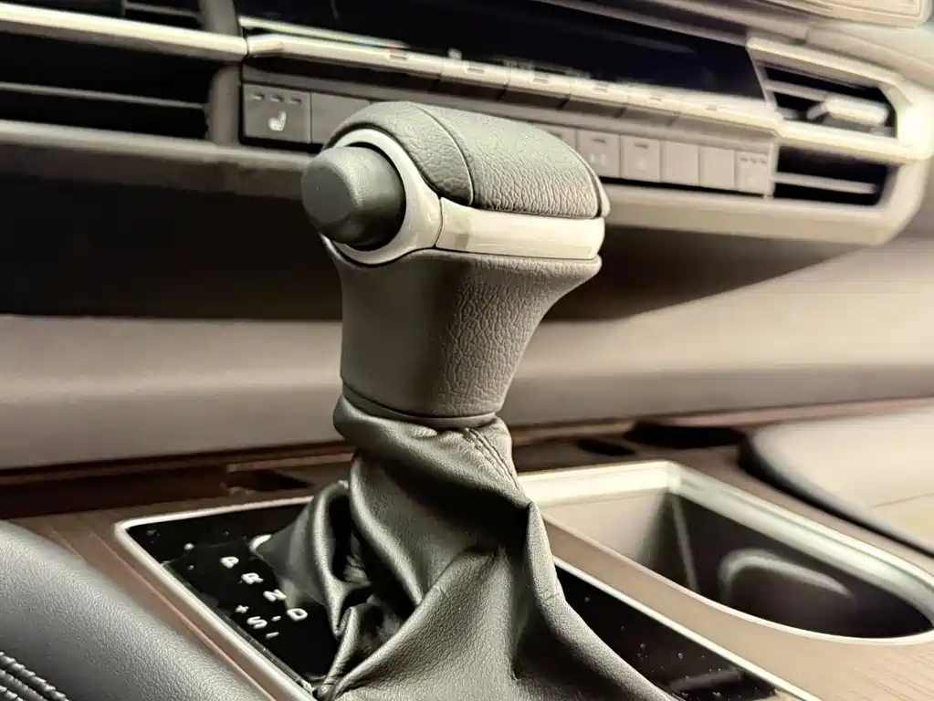 Toyota Granvia 2025 — фото 22