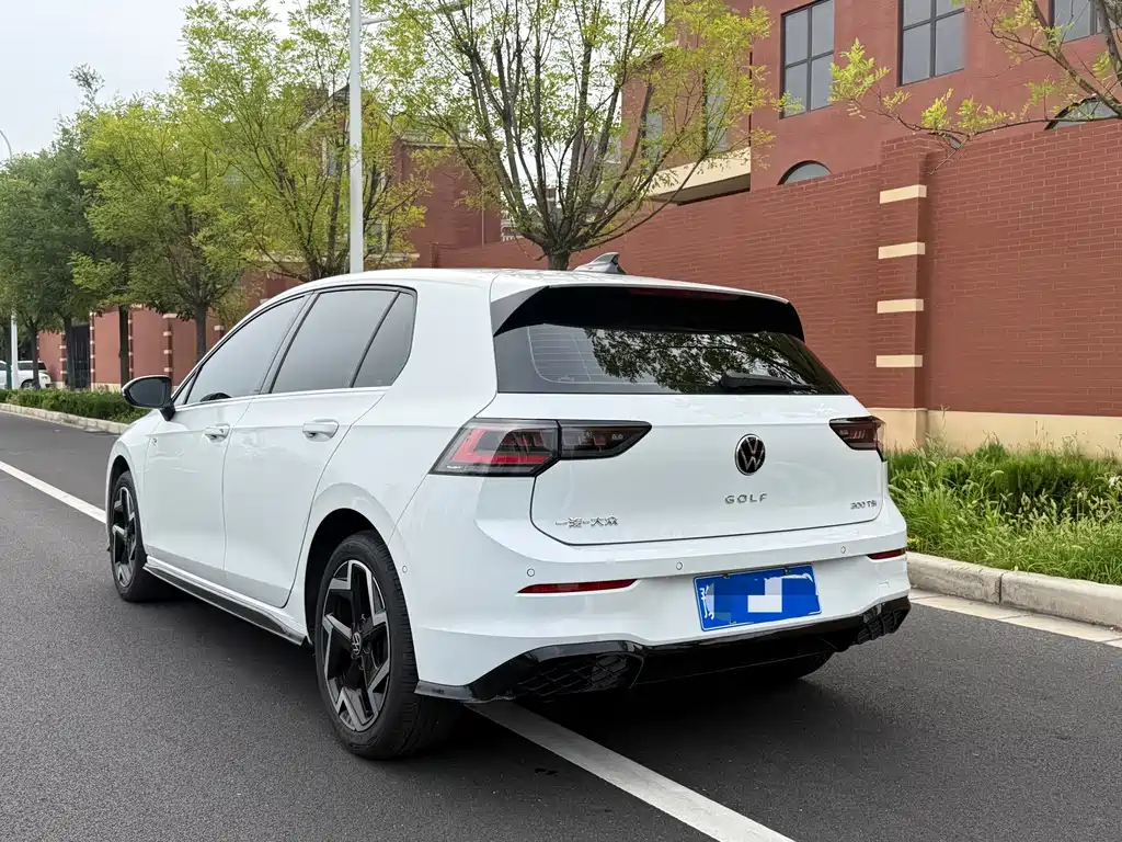 Volkswagen Golf 2024