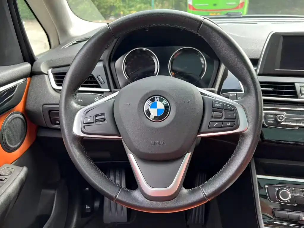 BMW 2 Series Active Tourer 2019 — фото 14
