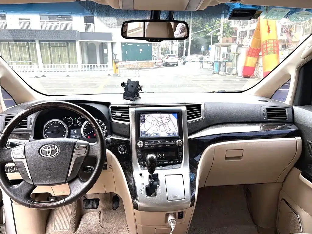 Toyota Alphard 2012 — фото 6