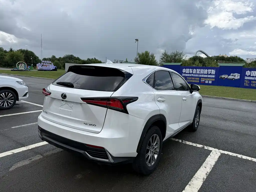 Lexus NX 2021 — фото 8