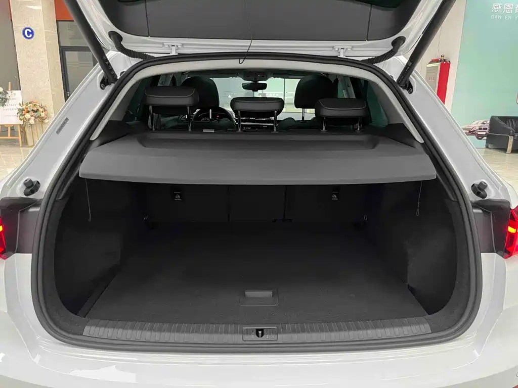 Audi Q3 2023 — фото 17