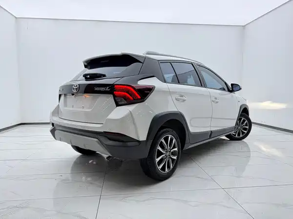Toyota Yaris L 2022