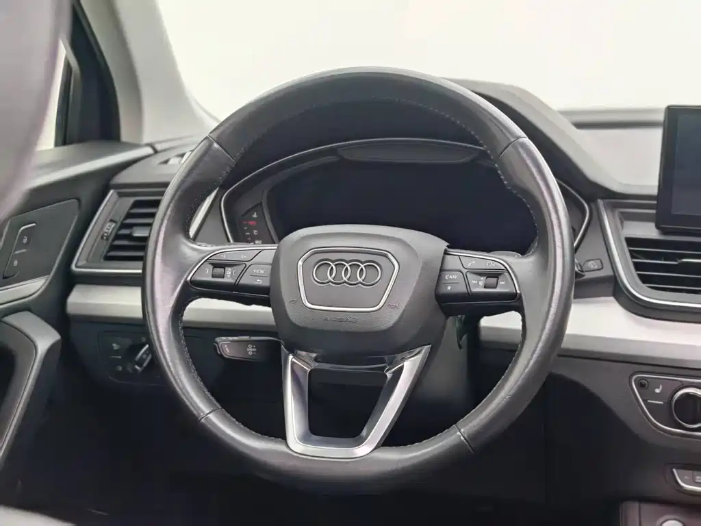 Audi Q5L 2021 — фото 14