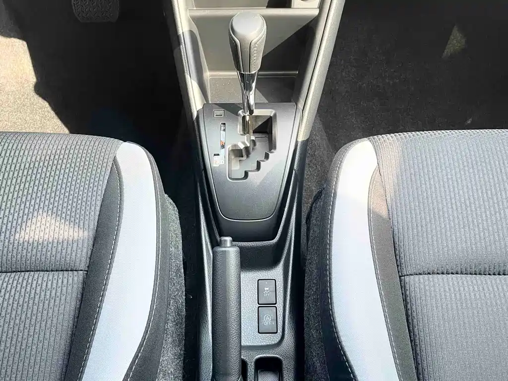 Toyota Yaris L 2022 — фото 12