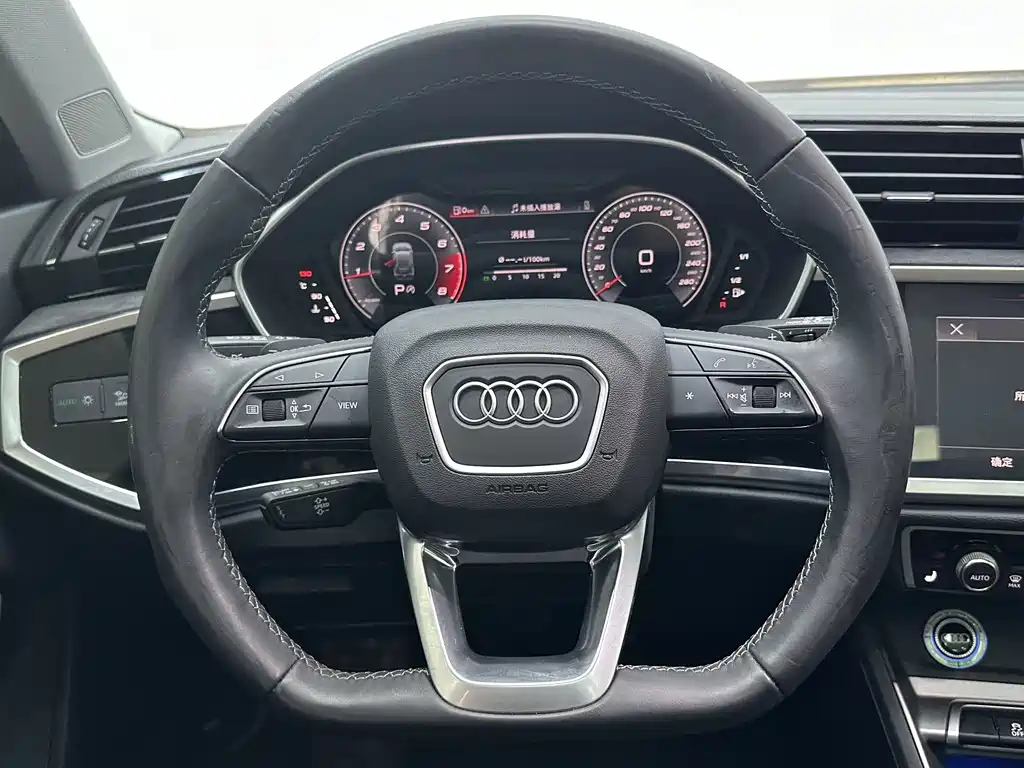 Audi Q3 2023 — фото 11