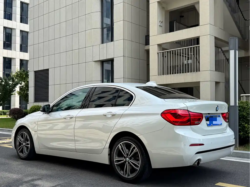 BMW 1 Series 2018 — фото 5